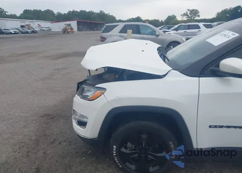 2019 Jeep Compass Altitude 4X4 from USA, damaged, VIN 3C4NJDBBXKT792107